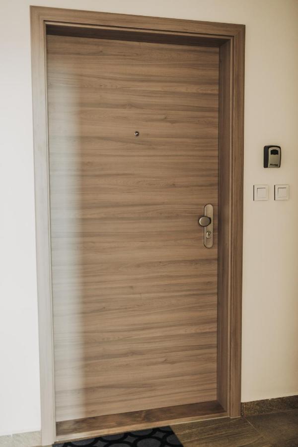 Beautiful New Studio, 400M From The Square Apartment Пилзен Екстериор снимка
